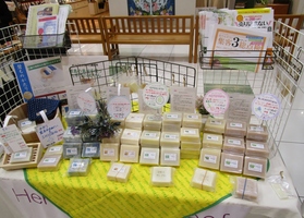 Ｈｅｒｂ・Ｒｏｏｍ　ｌｅａｆイベント出店板東俘虜収容所開設100周年記念徳島素材の石けんディスプレイ
