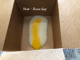 Ｈｅｒｂ・Ｒｏｏｍ　ｌｅａｆ主宰松下　美穂コラボレッスン石けん作りの実習中