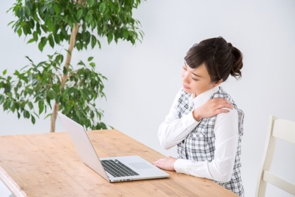 更年期女性の健康に関する重要情報：眼精疲労と肩こりの関係