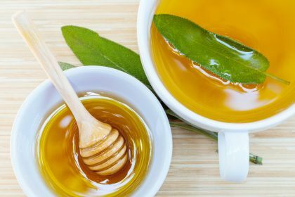 セージ茶の効果とアドバイス - 女性の健康をサポートする自然療法